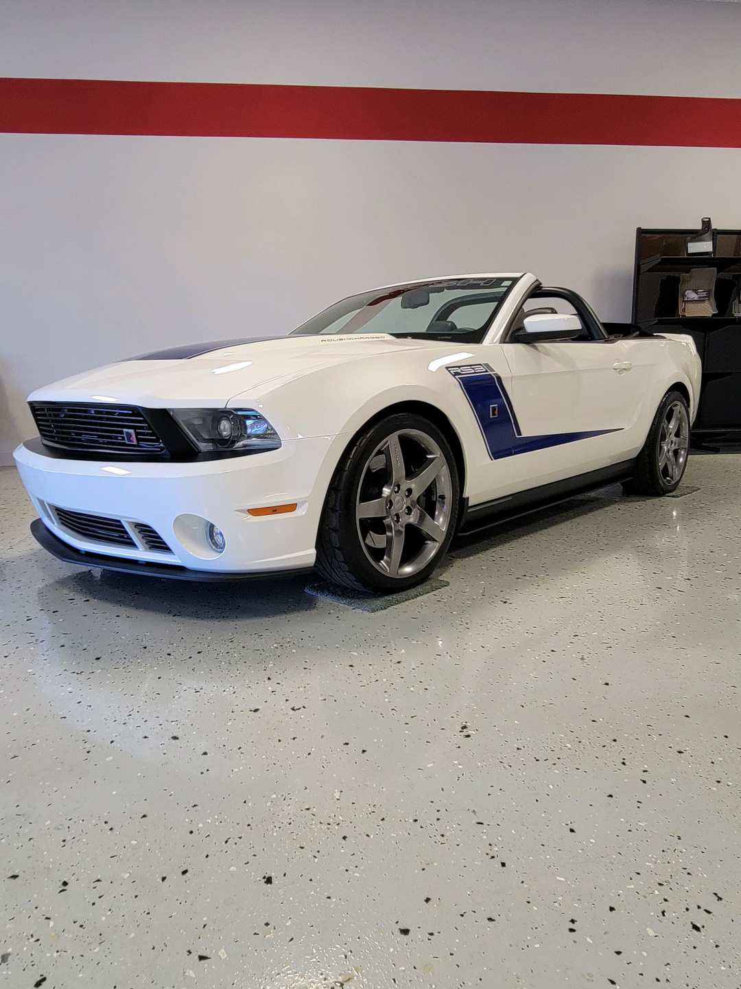 1st Image of a 2012 FORD MUSTANG