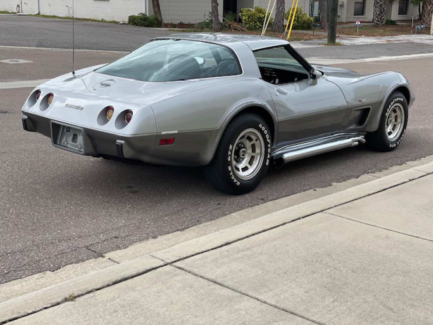 2nd Image of a 1978 CHEVROLET CORVETTE