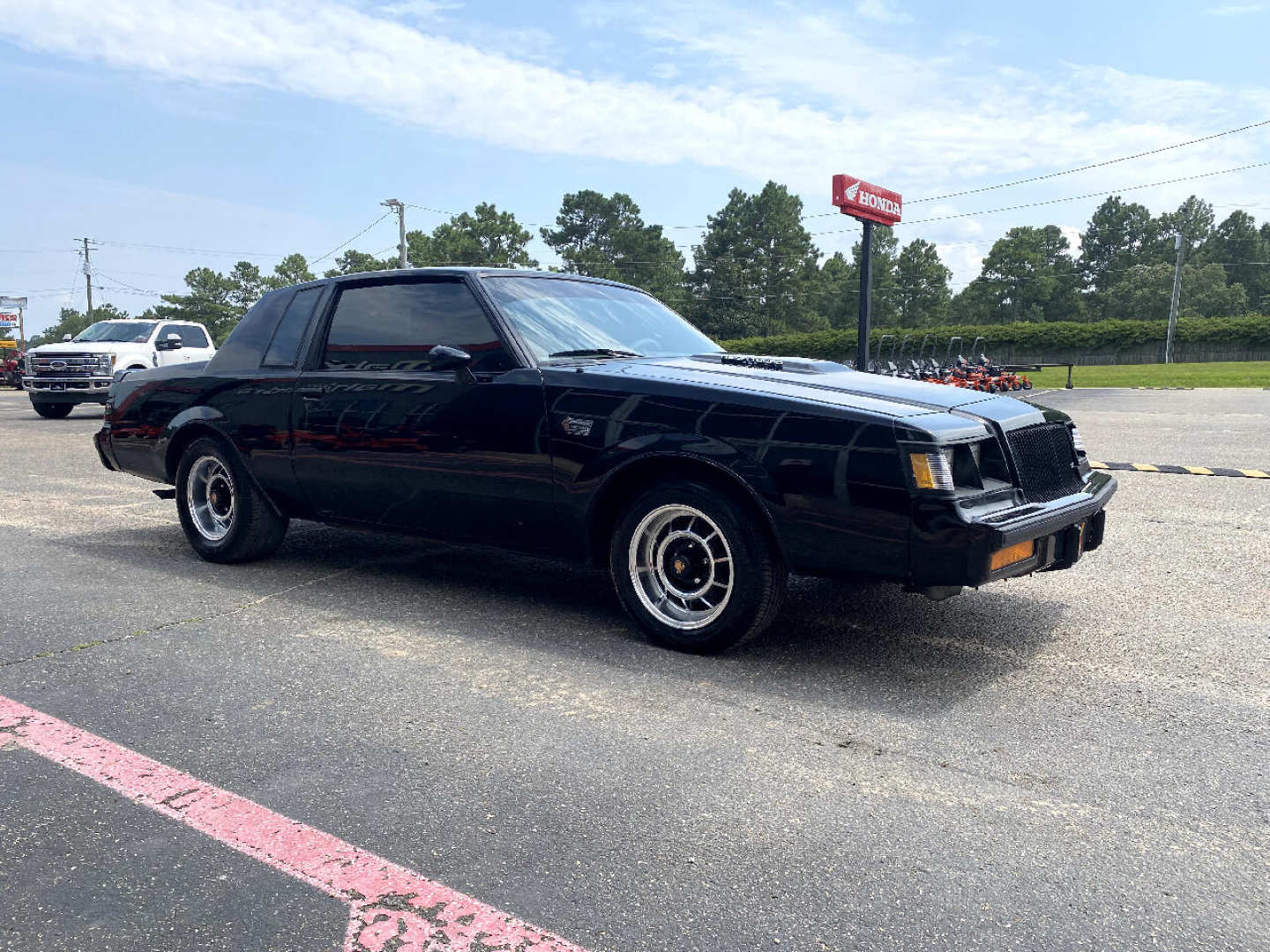 1st Image of a 1987 BUICK REGAL