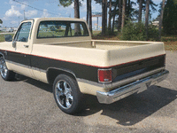 Image 4 of 12 of a 1986 CHEVROLET C10