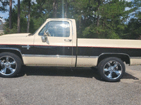 Image 7 of 12 of a 1986 CHEVROLET C10