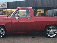 Image 2 of 11 of a 1985 CHEVROLET C10