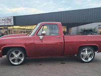 Image 7 of 11 of a 1985 CHEVROLET C10
