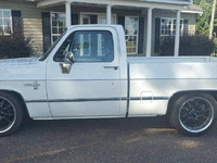 Image 8 of 13 of a 1982 CHEVROLET C10