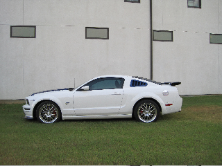 0th Image of a 2005 FORD                                               MUSTANG GT                                        