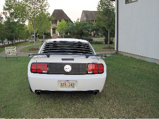 2nd Image of a 2005 FORD                                               MUSTANG GT                                        