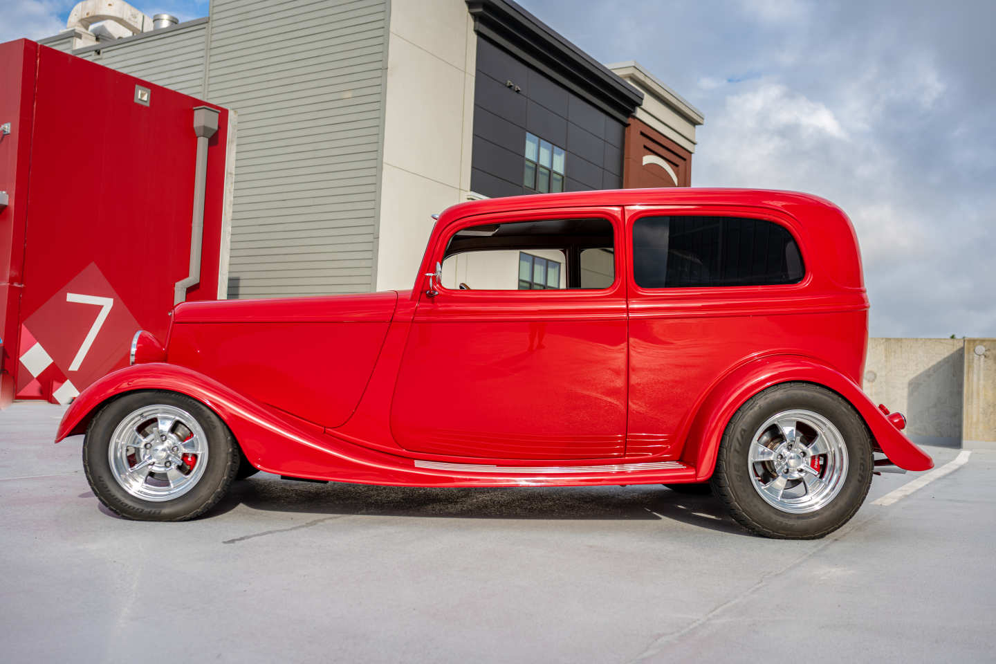 2nd Image of a 1933 FORD BUSINESS COUPE