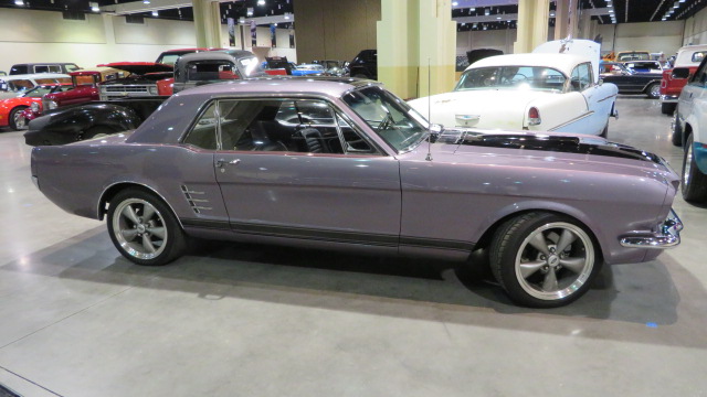 3rd Image of a 1966 FORD MUSTANG