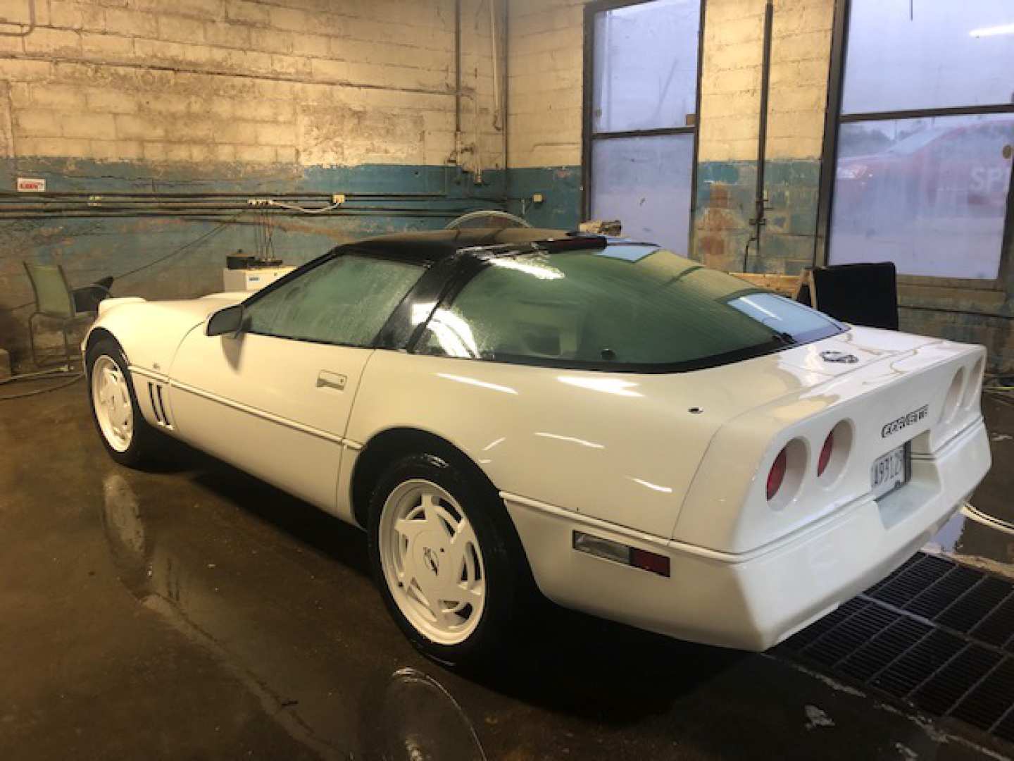 2nd Image of a 1988 CHEVROLET CORVETTE
