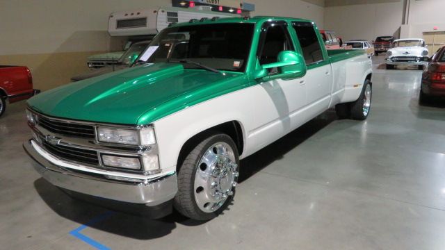 2nd Image of a 1999 CHEVROLET C3500