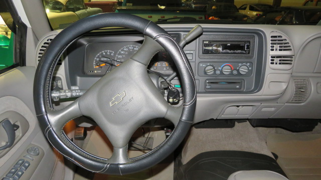 7th Image of a 1999 CHEVROLET C3500