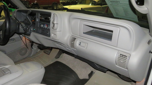 10th Image of a 1999 CHEVROLET C3500