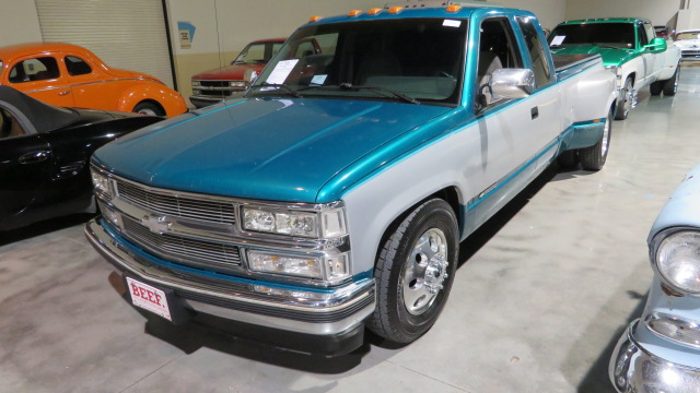 2nd Image of a 1994 CHEVROLET C3500