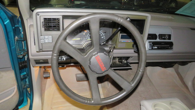 6th Image of a 1994 CHEVROLET C3500