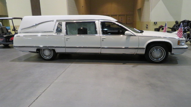 3rd Image of a 1996 CADILLAC DEVILLE HEARSE