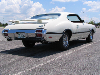 1st Image of a 1972 OLDSMOBILE                                         442                                               