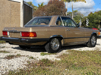 Image 4 of 40 of a 1985 MERCEDES-BENZ 380 380SL