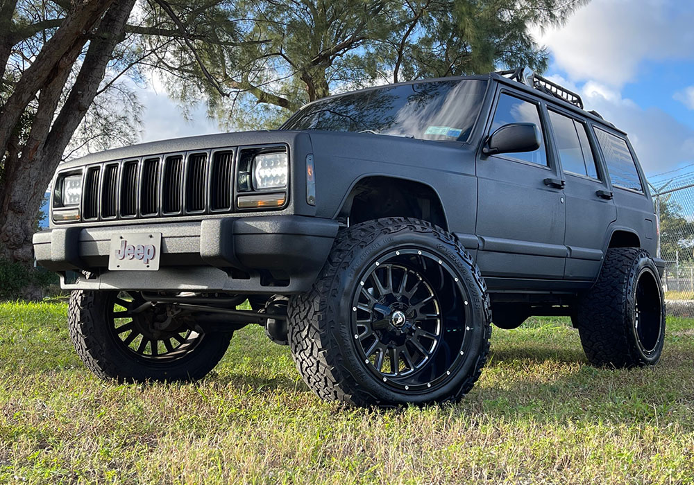 2nd Image of a 1998 JEEP CHEROKEE LIMITED