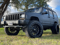 Image 2 of 29 of a 1998 JEEP CHEROKEE LIMITED