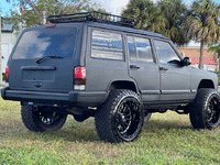 Image 7 of 29 of a 1998 JEEP CHEROKEE LIMITED