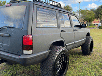 Image 8 of 29 of a 1998 JEEP CHEROKEE LIMITED