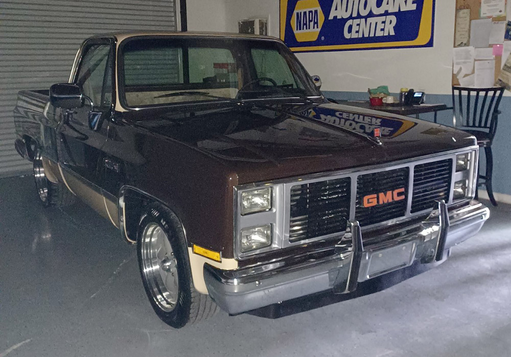 2nd Image of a 1987 GMC R1500
