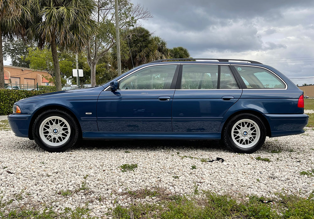 10th Image of a 2002 BMW 5 SERIES 525I