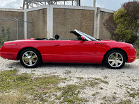 Image 5 of 25 of a 2003 FORD THUNDERBIRD