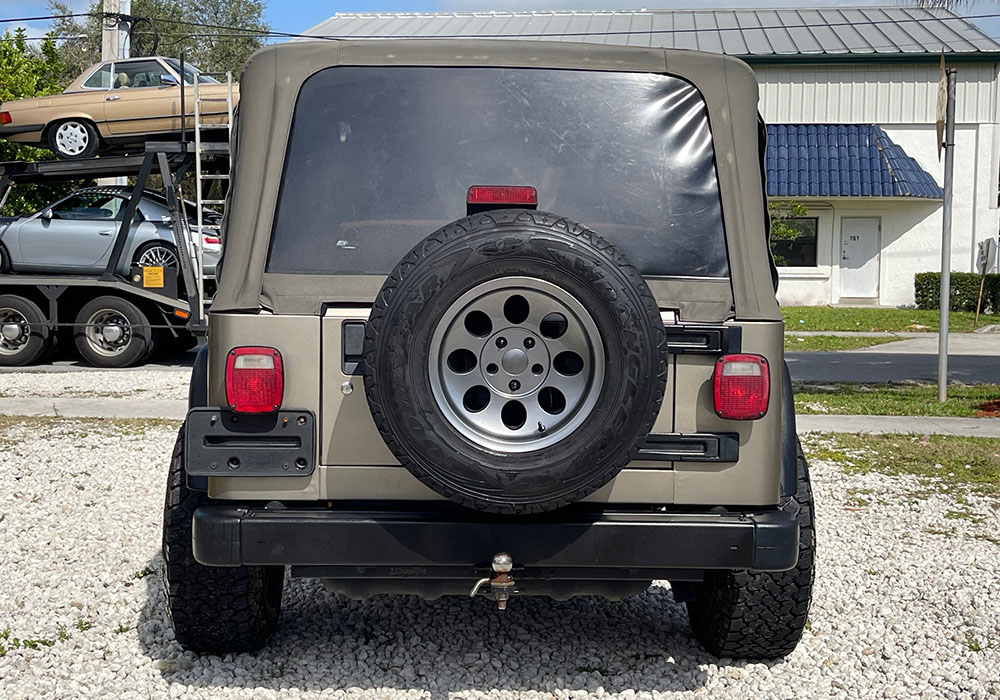 11th Image of a 2004 JEEP WRANGLER