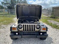 Image 26 of 28 of a 2004 JEEP WRANGLER