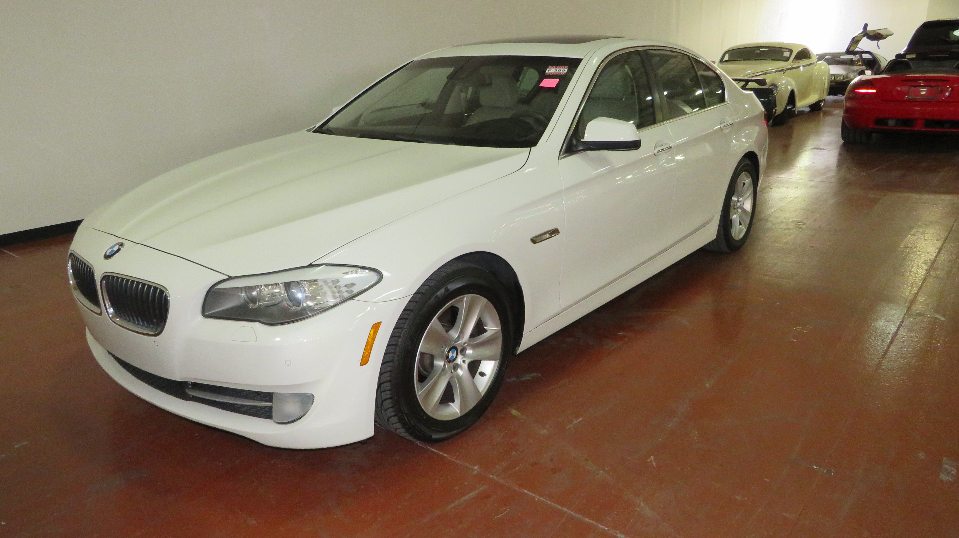 2nd Image of a 2012 BMW 5 SERIES 528I
