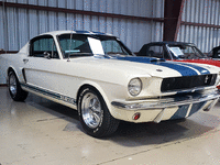 Image 2 of 20 of a 1965 FORD MUSTANG