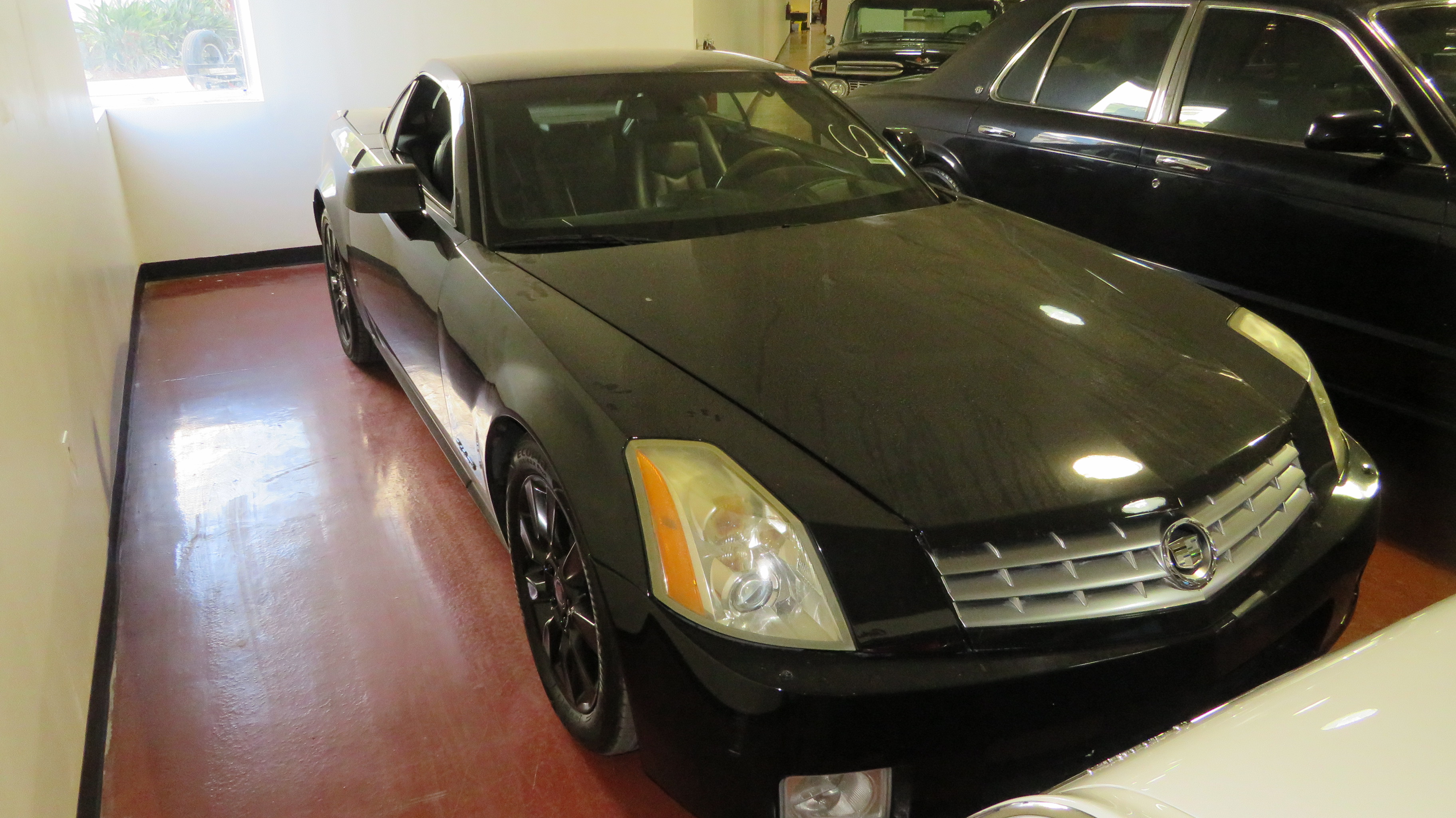 2nd Image of a 2007 CADILLAC XLR ROADSTER