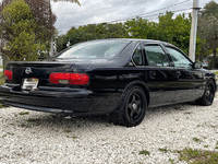 Image 9 of 25 of a 1996 CHEVROLET IMPALA / CAPRICE