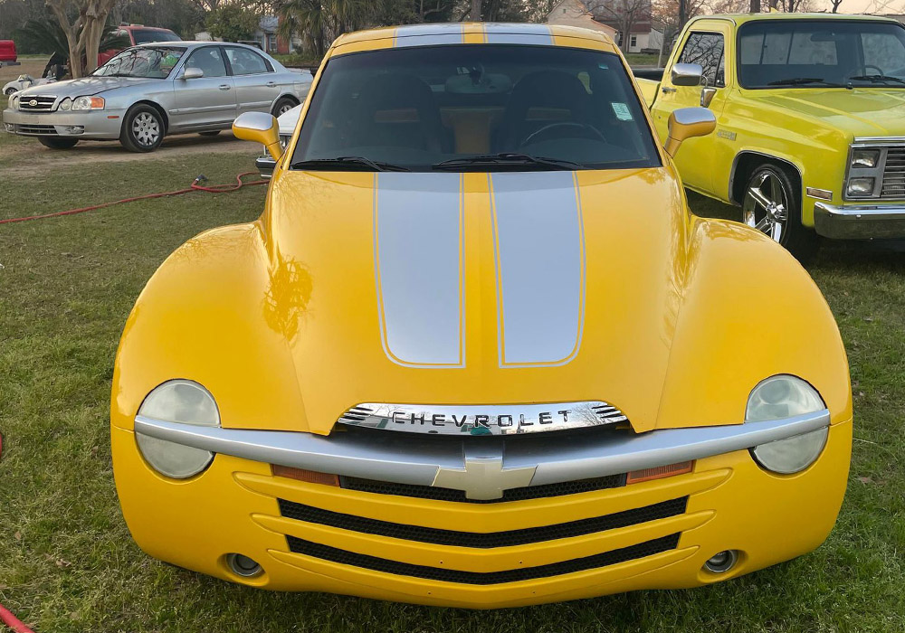 3rd Image of a 2005 CHEVROLET SSR
