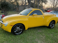 Image 2 of 13 of a 2005 CHEVROLET SSR