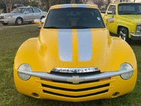 Image 3 of 13 of a 2005 CHEVROLET SSR