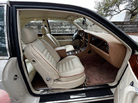 Image 16 of 21 of a 1995 BENTLEY CONTINENTAL R