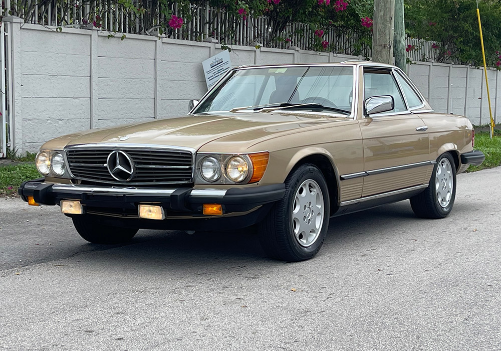 2nd Image of a 1985 MERCEDES 380SL