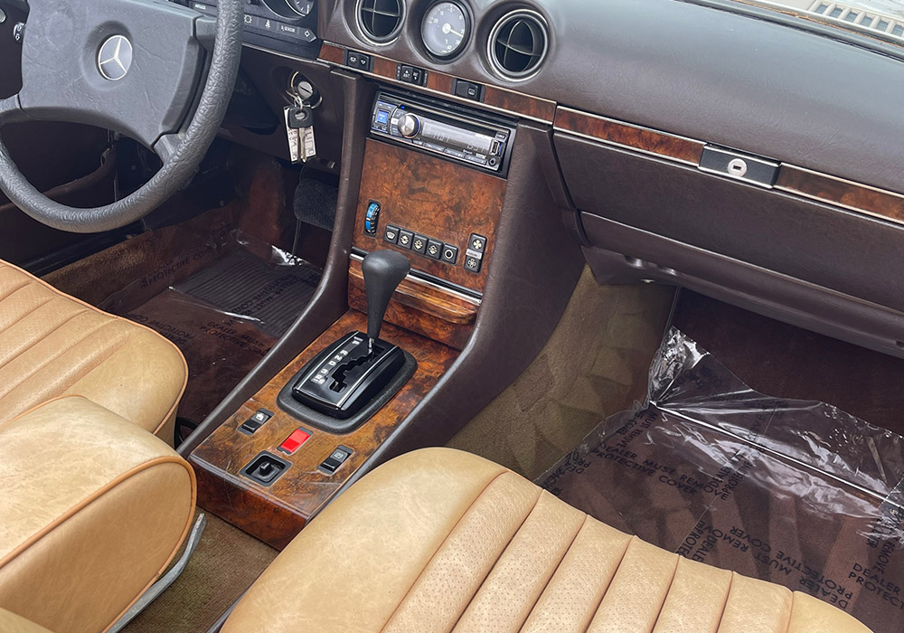 11th Image of a 1985 MERCEDES 380SL