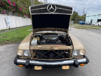 Image 19 of 20 of a 1985 MERCEDES 380SL