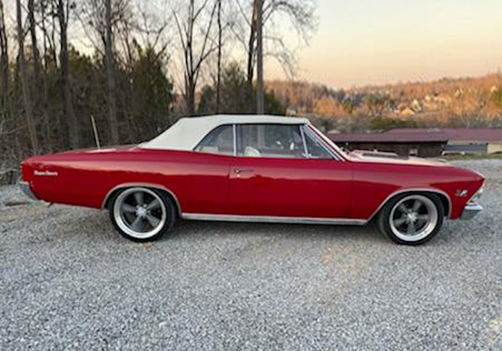 3rd Image of a 1966 CHEVROLET CHEVELLE SS TRIBUTE