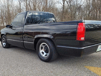 Image 4 of 18 of a 1998 CHEVROLET C1500