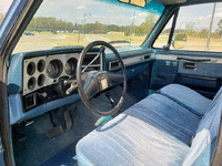 Image 8 of 10 of a 1987 CHEVROLET V10