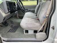 Image 12 of 25 of a 1991 CHEVROLET C1500