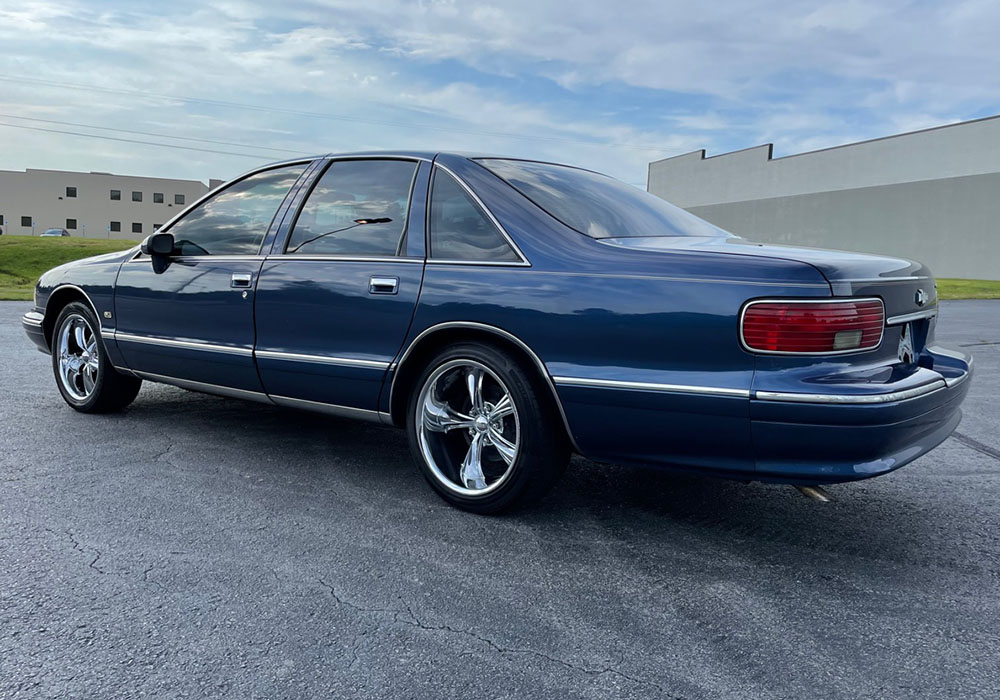 5th Image of a 1994 CHEVROLET CAPRICE CLASSIC