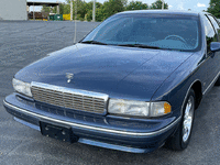 Image 2 of 26 of a 1994 CHEVROLET CAPRICE CLASSIC
