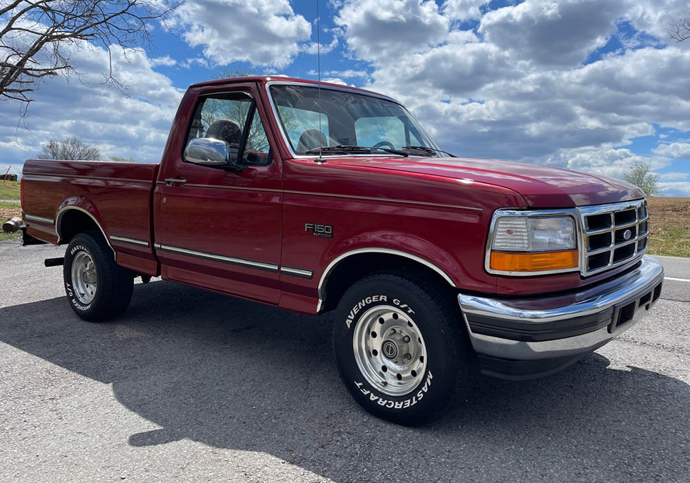 3rd Image of a 1996 FORD F-150 XLT