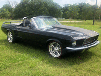 Image 3 of 35 of a 1967 FORD MUSTANG