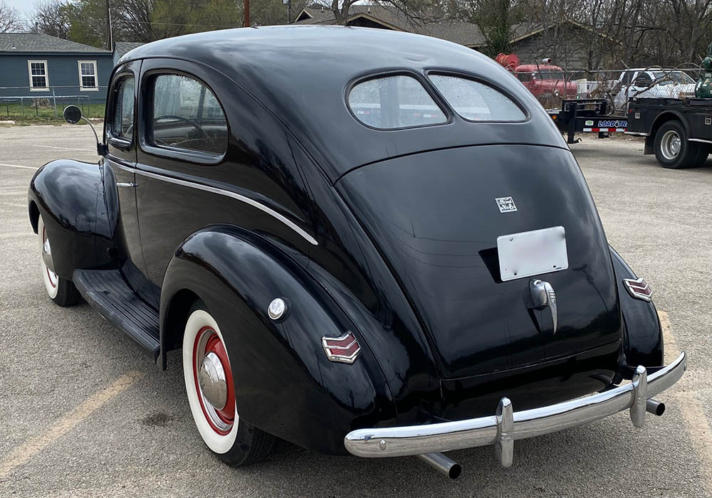 3rd Image of a 1940 FORD TUDOR